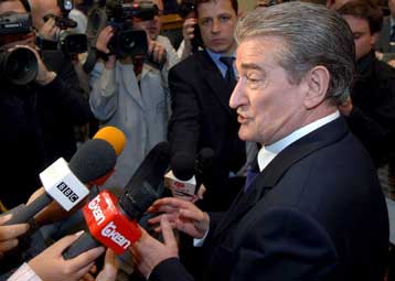 Πρώτη συνάντηση προέδρου της Αλβανίας με εκπρόσωπο των Σέρβων του Κοσόβου