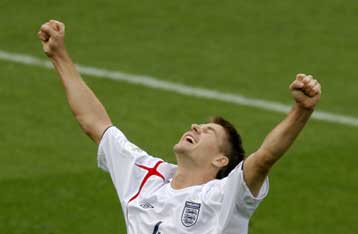 Τον κώδωνα του κινδύνου στην Αγγλία κρούει ο Στίβεν Τζέραρντ