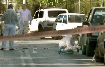 Συνομιλίες και φωτογραφίες υπόπτων για επιθέσεις στα χέρια της Αντιτρομοκρατικής