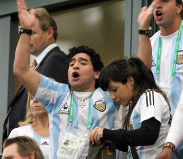 Πρόστιμο 200 ευρώ στον Μαραντόνα για υπερβολική ταχύτητα