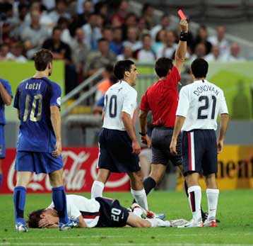 «Πολύ σκληροί για να πεθάνουν» οι Αμερικανοί έδωσαν ελπίδες πρόκρισης σε όλους