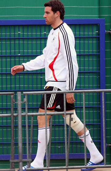 Αμφίβολος ο Μετσέλντερ για την Γερμανία στον αγώνα-πρωτιάς με το Εκουαδόρ