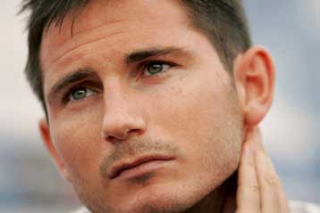 Η Αγγλία δεν θα επιλέξει αντίπαλο, υποστηρίζουν Λάμπαρντ και Τζέραρντ