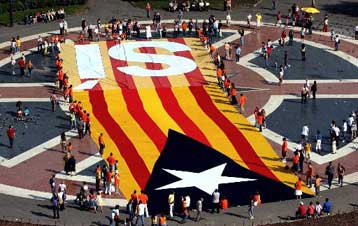 Οι Καταλανοί ψηφίζουν την Κυριακή σε δημοψήφισμα για ευρύτερη αυτονομία