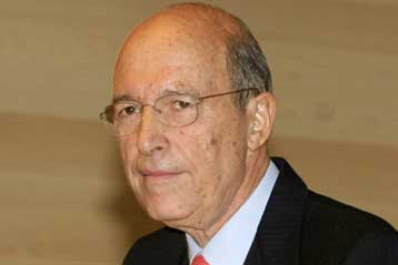 Υπέρ της επιλεκτικής επέκτασης των χωρικών υδάτων τάσσεται ο Κώστας Σημίτης