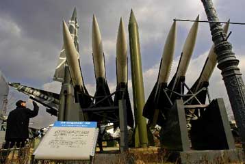 Στο «κόκκινο» ανεβάζει η Β.Κορέα την ένταση με ενδεχόμενη δοκιμή βαλλιστικού πυραύλου