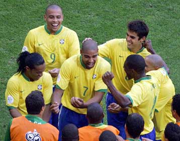 Νίκησε, δεν έπεισε, αλλά προκρίθηκε η Βραζιλία-Κίνδυνος «Βατερλό» για την Γαλλία