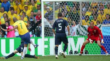 Έπαιξε με τη φωτιά και δεν κάηκε η Βραζιλία, 2-0 τη δυνατή Αυστραλία