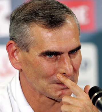 Παρελθόν από την Πολωνία ο Γιάνας, τη θέση του στον πάγκο θα πάρει ο Κάσπερτζακ