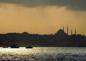 Βρήκαν το πρώτο λιμάνι της Πόλης και τα τείχη του Μ.Κωνσταντίνου