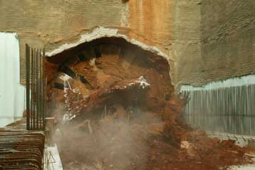 Διακοπή κυκλοφορίας στην Ιερά Οδό, λόγω προβλημάτων στη διάνοιξη τούνελ του Μετρό