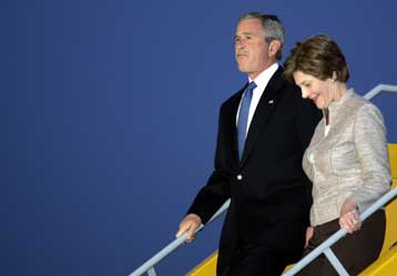 Στην αυστριακή πρωτεύουσα ο Αμερικανός πρόεδρος για την κρίσιμη Σύνοδο ΕΕ-ΗΠΑ