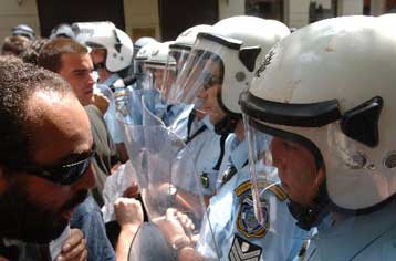 Η αστυνομία χαιρετίζει τις κινητοποιήσεις των φοιτητών