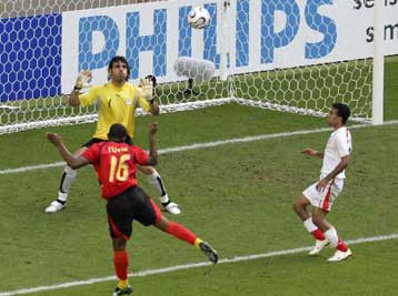 Δεν εκμεταλλεύτηκε την ήττα των Μεξικανών η Αγκόλα, έμεινε στο 1-1 με το Ιράν