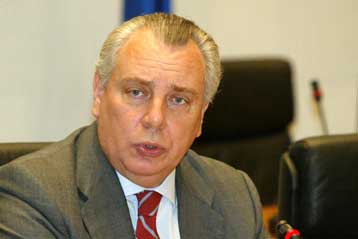 Υπερψηφίστηκαν οι ρυθμίσεις για την εισφοροδιαφυγή και τους χούλιγκαν