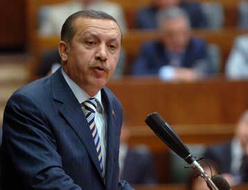 Πρώτο στις δημοσκοπήσεις το κόμμα του Ερντογάν στην Τουρκία