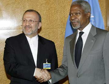 Το Ιράν μελετά σοβαρά την πρόταση της διεθνούς κοινότητας για τα πυρηνικά, λέει ο Ανάν