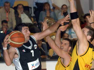 Πρωταθλήτρια Ισπανίας η Μάλαγα του Κώστα Βασιλειάδη