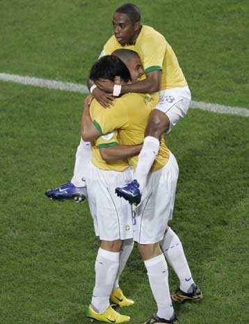 Η Βραζιλία θυμήθηκε τη σάμπα, 4-1 την Ιαπωνία, ο Ρονάλντο ισοφάρισε το ρεκόρ του Μίλερ