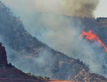 Πυρκαγιές μαίνονται σε τέσσερις πολιτείες των ΗΠΑ
