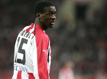 Σοκ στον Ολυμπιακό από δηλώσεις Τουρέ – «Θέλω να φύγω, θα κάνω προσφυγή στη FΙFA»