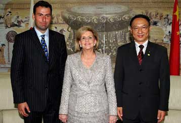 Υπογραφή συμφωνίας τουριστικής συνεργασίας μεταξύ Ελλάδας και Κίνας