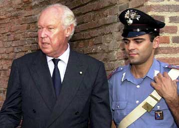 Σε κατ οίκον περιορισμό τέθηκε ο πρίγκιπας Βιτόριο Εμανουέλε της Σαβοΐας