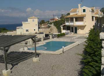 Μέσο εισόδημα 13.818 ευρώ δήλωσαν οι Έλληνες κατά το 2005