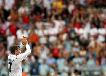 Στον… Ρομπέρτο Κάρλος χρωστάει το γκολ του ο Μπέκαμ – Περήφανος ο Σουάρες