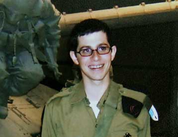 Στην απελευθέρωση του στρατιώτη ομήρου επικεντρώνονται οι ενέργειες του Ισραήλ