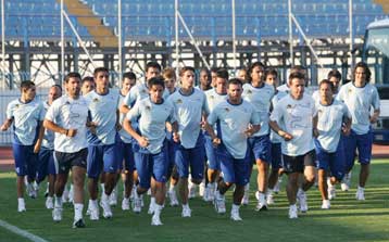 Εορταστική πρεμιέρα του Ατρομήτου, παρέμεινε ο Ραγκουέλ