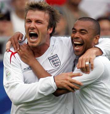 Στη διάθεση του Έρικσον τέθηκε ο Νέβιλ-Ο Ρούνεϊ υπεύθυνος της «αφύπνισης» του Μπέκαμ