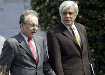 Έκτακτα μέτρα στο Δημόσιο υπό το φόβο γενικευμένου μπλακ άουτ