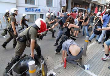 Επεισοδιακά συλλαλητήρια στο κέντρο της Αθήνας και το Λαγονήσι