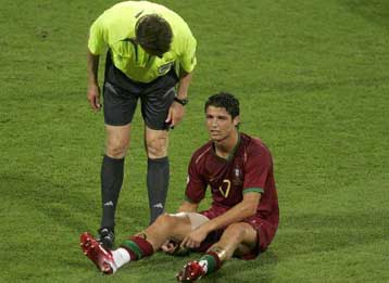 Παρών με τους Αγγλους ο Κριστιάνο Ρονάλντο, που ονειρεύεται τη Ρεάλ Μαδρίτης