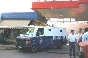 Συνελήφθησαν στο Περιστέρι οι «ληστές με τα καλάσνικοφ»