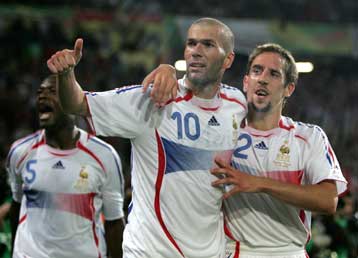 Η δικαίωση των «γέρων», το γκολ του Ζιντάν και το κλάμα του Βιεϊρά