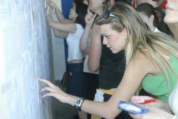 Πάνω από 100 τα τμήματα ΑΕΙ και ΤΕΙ που κινδυνεύουν με «λουκέτο»