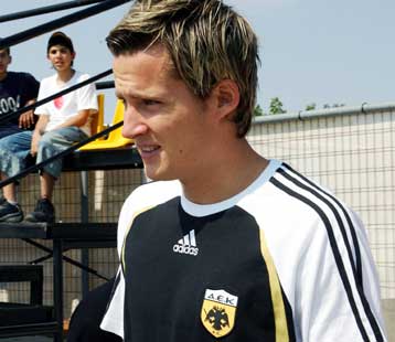 «Πρώτη» για την ΑΕΚ με 150 φιλάθλους και Τόζερ-Χετεμάι