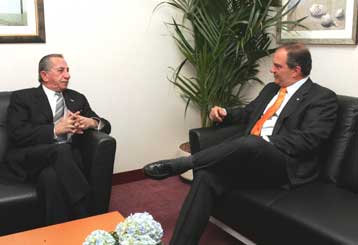 Στις 10 Ιουλίου το τετ-α-τετ του Κώστα Καραμανλή με τον Τάσσο Παπαδόπουλο