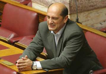 Την άρση της βουλευτικής ασυλίας Μαντούβαλου ζητά ο εφέτης ανακριτής Γ.Σίδερης