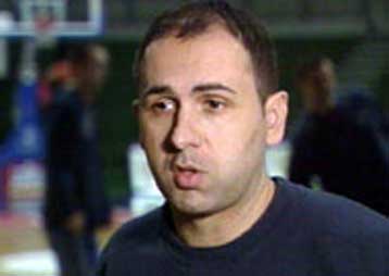 Μείον ένας υποψήφιος τεχνικός για τον Πανιώνιο, ανανέωσε με Τσιμπόνα ο Αντζούλοβιτς