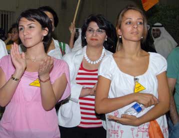 Εκλογές στο Κουβέιτ με τη συμμετοχή γυναικών για πρώτη φορά