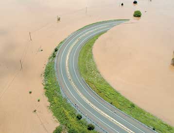 Καταστροφικές πλημμύρες στις βορειοανατολικές ΗΠΑ αφήνουν πίσω τους 16 νεκρούς