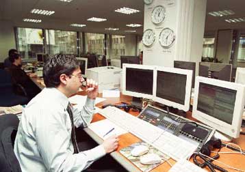 Στις τελευταίες θέσεις του ΟΟΣΑ η Ελλάδα στις άμεσες ξένες επενδύσεις