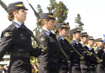 Αλλάζουν τα σωματικά κριτήρια για την είσοδο στις Ένοπλες Δυνάμεις