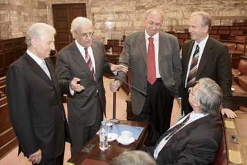 Συνδρομή εκ των έσω «βλέπει» η ΑΔΑΕ για τις υποκλοπές