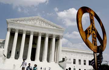 Επιμένει ο Μπους για τα στρατοδικεία παρά την απόφαση του Ανωτάτου Δικαστηρίου