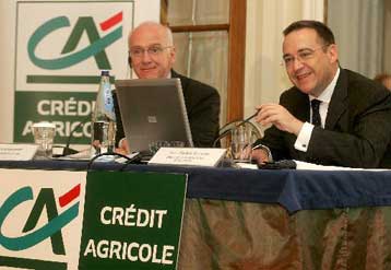 Τι λέει η Credit Agricole για την προσφορά εξαγοράς της Εμπορικής Τράπεζας