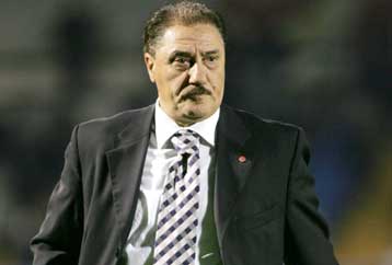 Διαψεύδει ο Πανόπουλος το ενδιαφέρον της Κόλο Κόλο για τον Μαντζουράκη